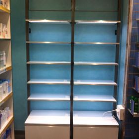 Mallorquina de estanterías espacio de farmacia