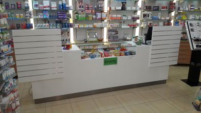 Mallorquina de estanterías farmacia