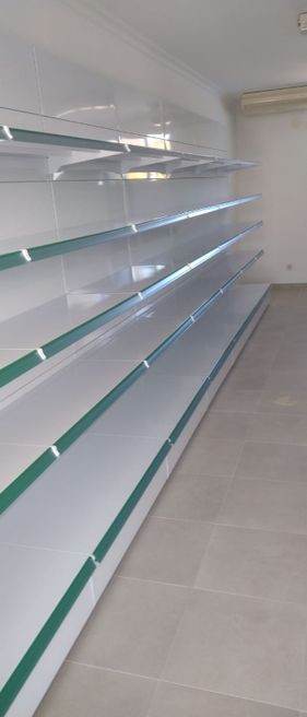 estantería metálica