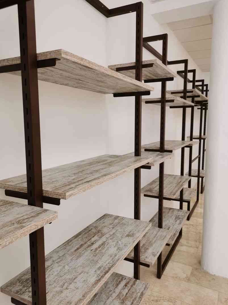 estanterías de madera