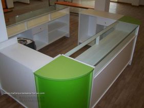 Mallorquina de estanterías mostrador