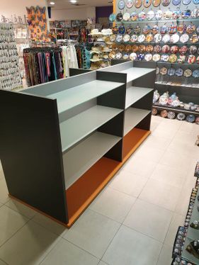 mostrador baldas cristal gris y naranja
