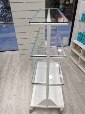 estantería cristal