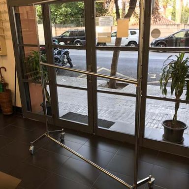 Mallorquina de estanterías Percheros Cromados