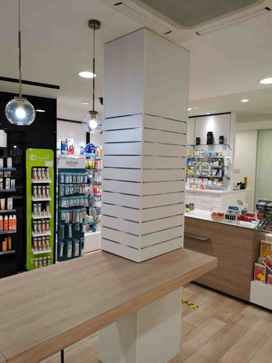 Estanterías farmacia