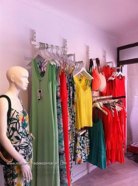 Mallorquina de estanterías ropa de mujer