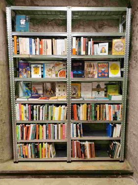 estantería de libros