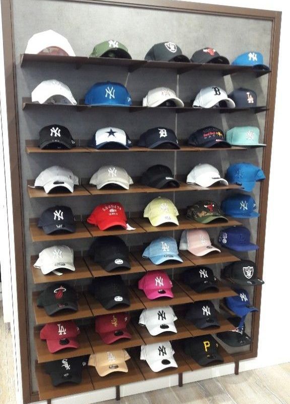 expositor de gorras