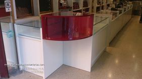 Mallorquina de estanterías mostrador lacado